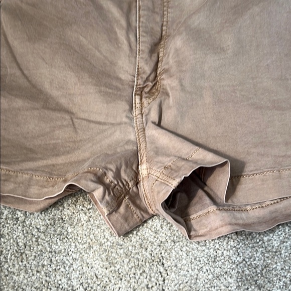 American Eagle Superstretch Tan / Light Brown Hi-Rise Shortie Short - Size 6 - Picture 3 of 10